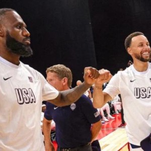 kaiyun官网-詹姆斯：我们不会一直打球 所以不想和库里为敌